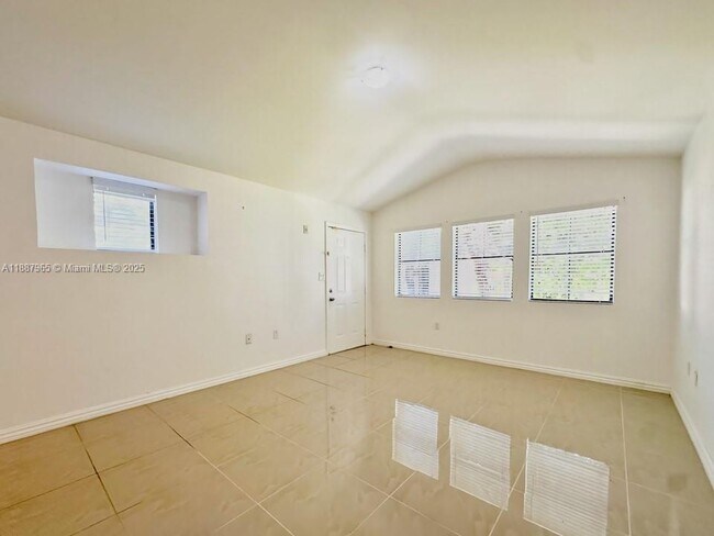 Building Photo - 10500 SW 155th Ct