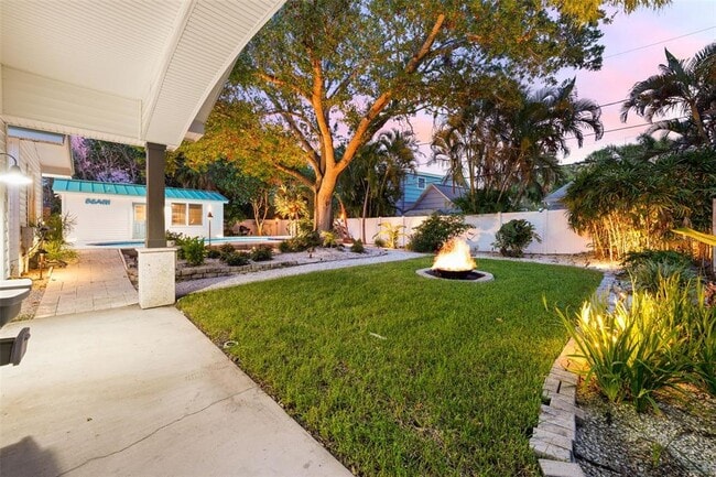 Building Photo - 759 Lantana Ave