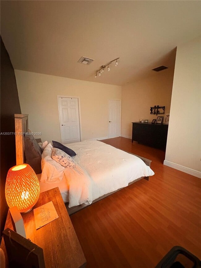 Building Photo - 280 Las Brisas Cir