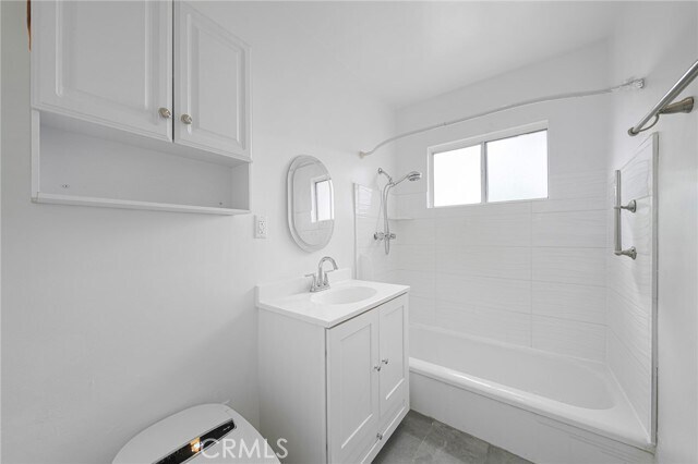 Building Photo - 9050 Huntington Dr
