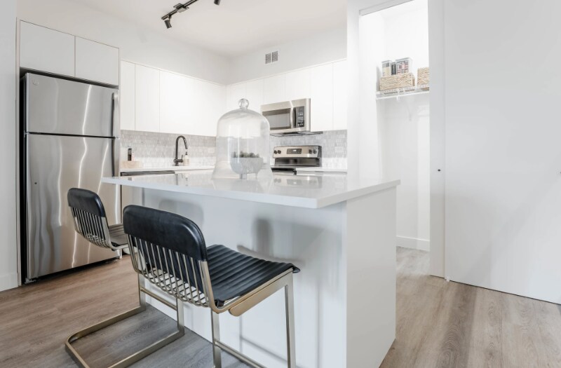 Building Photo - 17 E Chestnut St