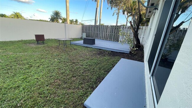 Building Photo - 6952 SW 148 Ln