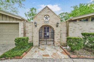 Building Photo - 5147 Beechnut St