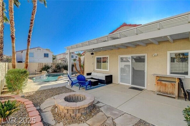 Building Photo - 1048 Sun Poppy Ave