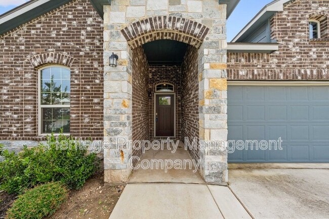 Building Photo - 148 Sambar Main