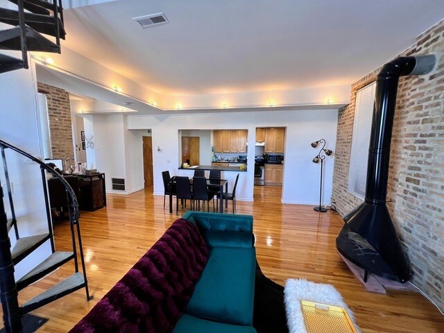 Building Photo - 2129 N Southport Ave