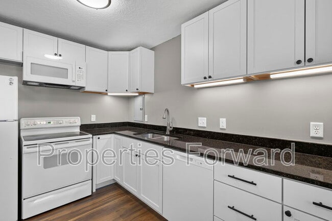 Building Photo - 4330 Joseph St