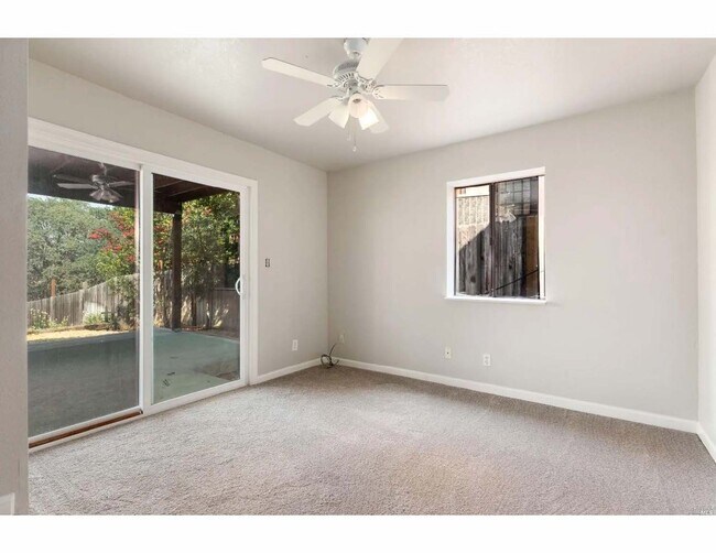 Building Photo - 500 Forest Dr