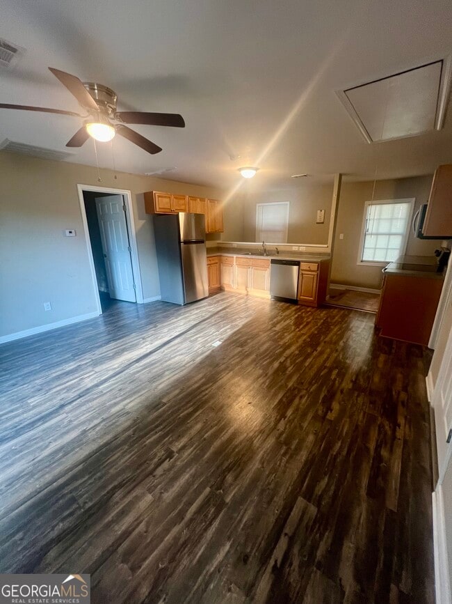 Building Photo - 1097 Tucker Rd