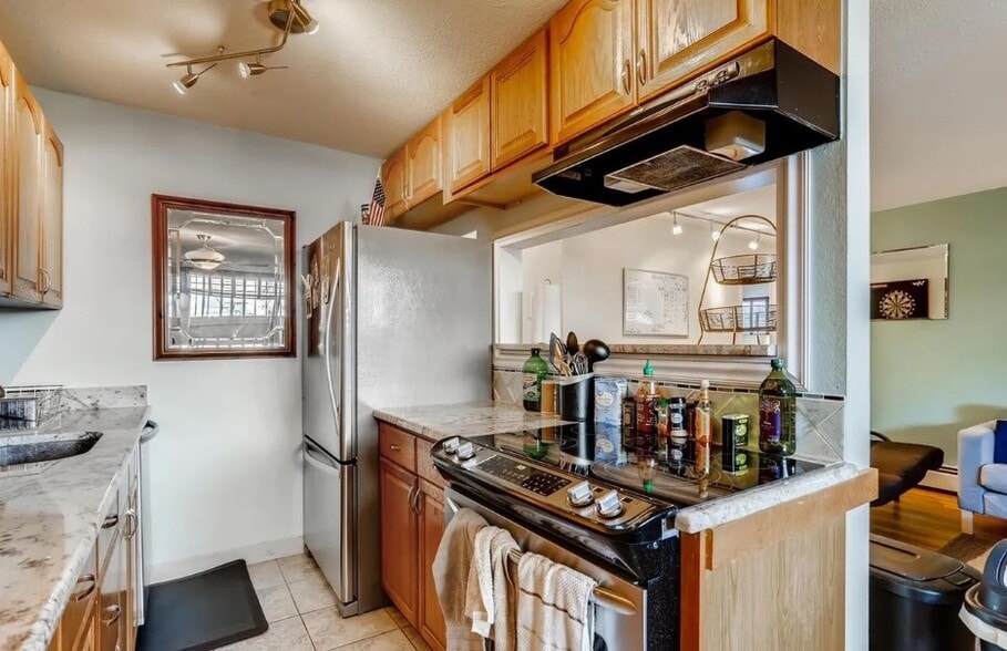 Building Photo - 1233 N Ogden St