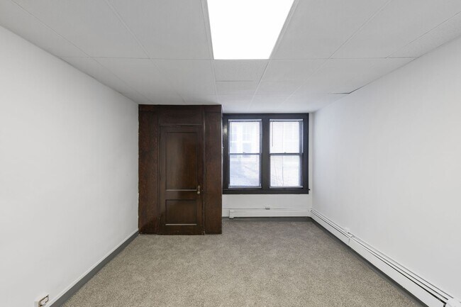 Building Photo - 2 N Huron St