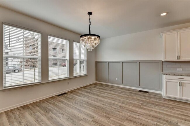 Building Photo - 2689 Richmond Row Dr