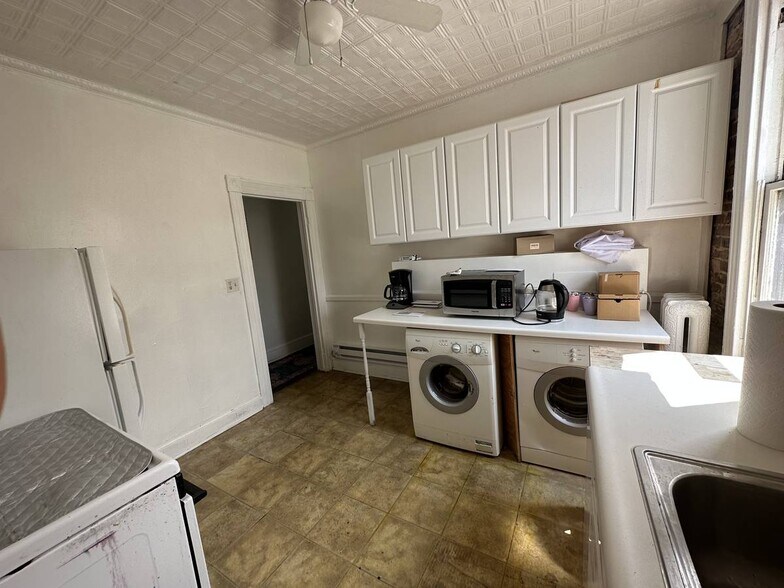Building Photo - 846 W 36th St