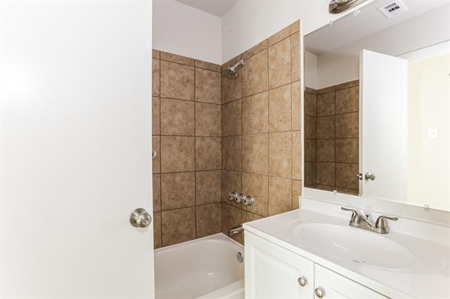 Building Photo - 250 Prairie Grove Dr