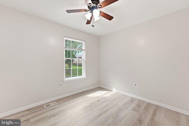 Building Photo - 4200 Gerry Ln