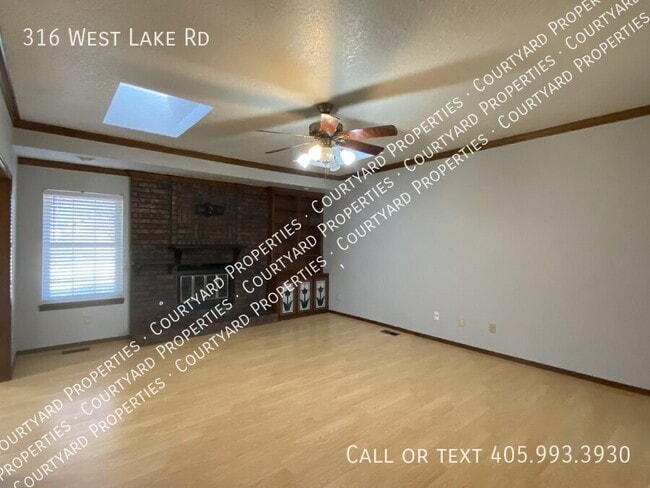 Building Photo - 316 W Lake Rd