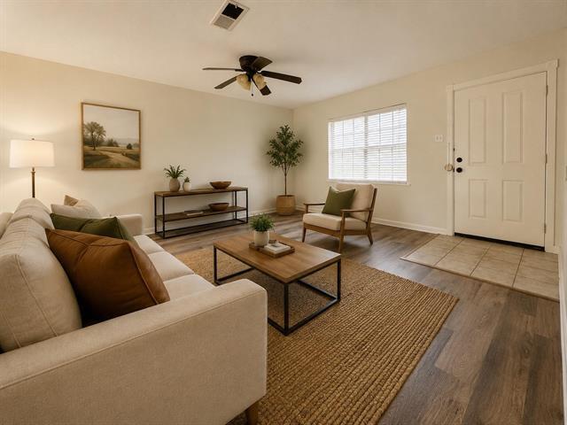 Building Photo - 409 Starling Dr