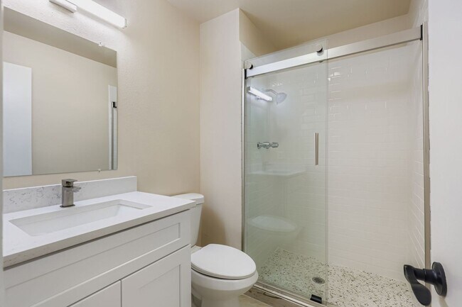 Building Photo - Fantastic Location Near Kendrick Lake Park!