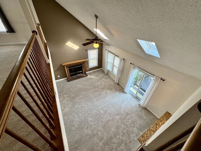 Building Photo - Golf Course Lot!! 4-Bedroom Home in Cypress Point!! Fenced Backyard & Dog Friendly!