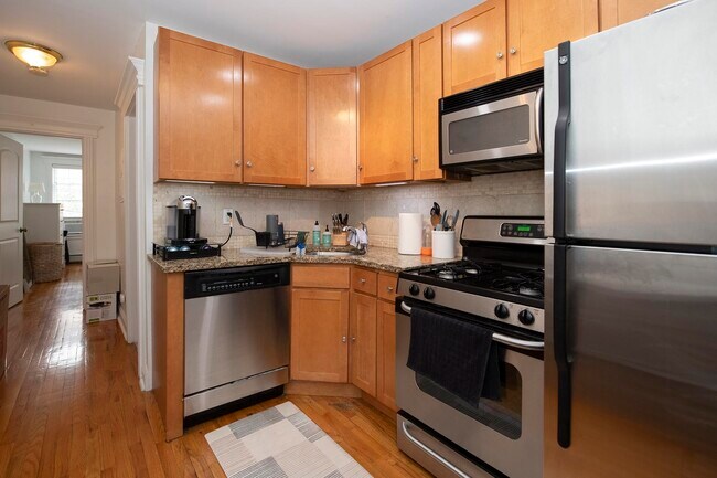 Building Photo - 345 7th St
