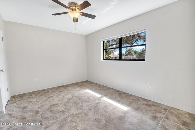 Building Photo - 644 Nida Dr