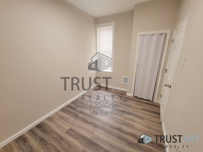 Building Photo - 2538 N Gratz St