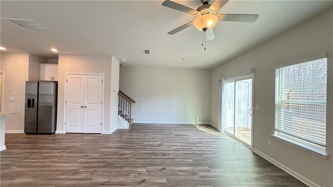 Building Photo - 128 Cedar Ln