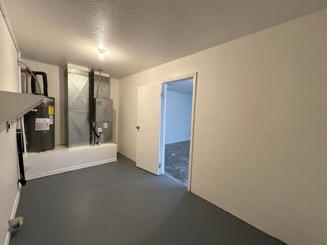 Building Photo - 6582 W Hershey Wy