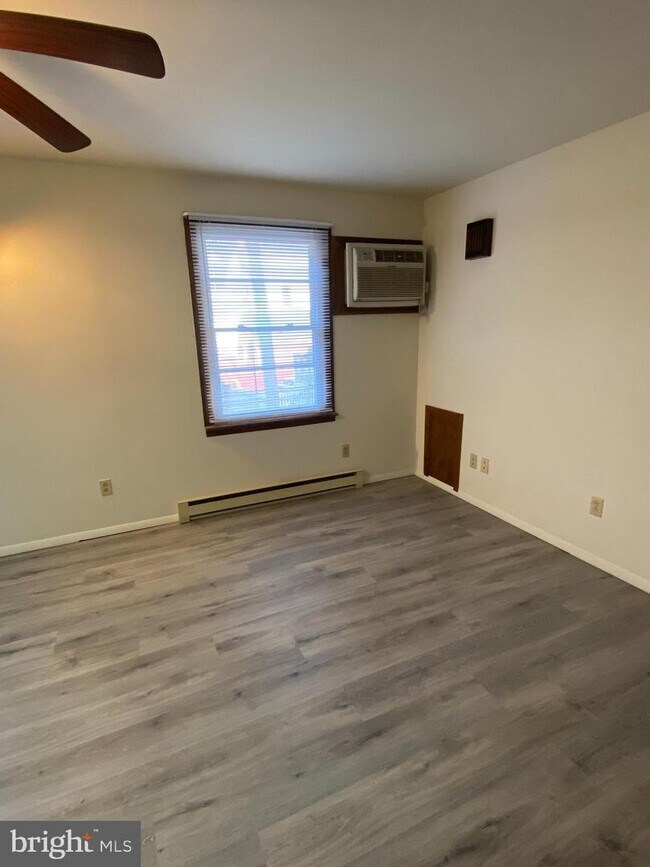 Building Photo - 1412 Fairmount Rd