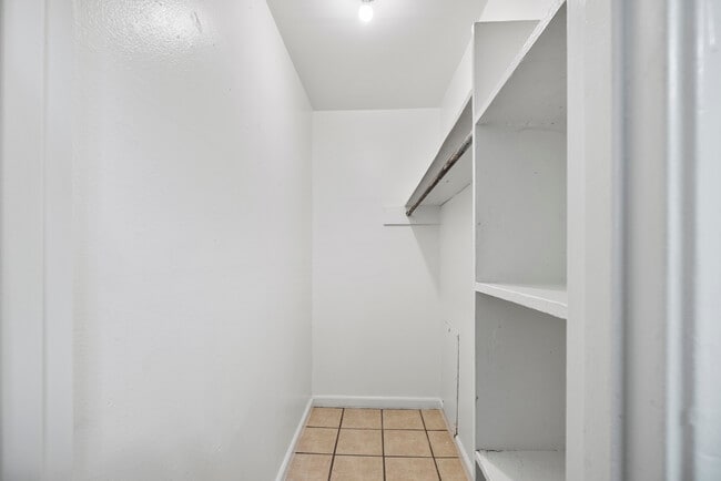 Building Photo - 3914 Thomason Ave