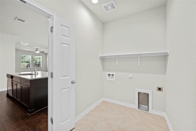 Building Photo - 11808 Coyote Call Way