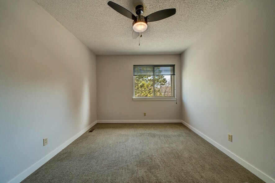 UPSTAIRS BR 2 - 5165 Granby Cir