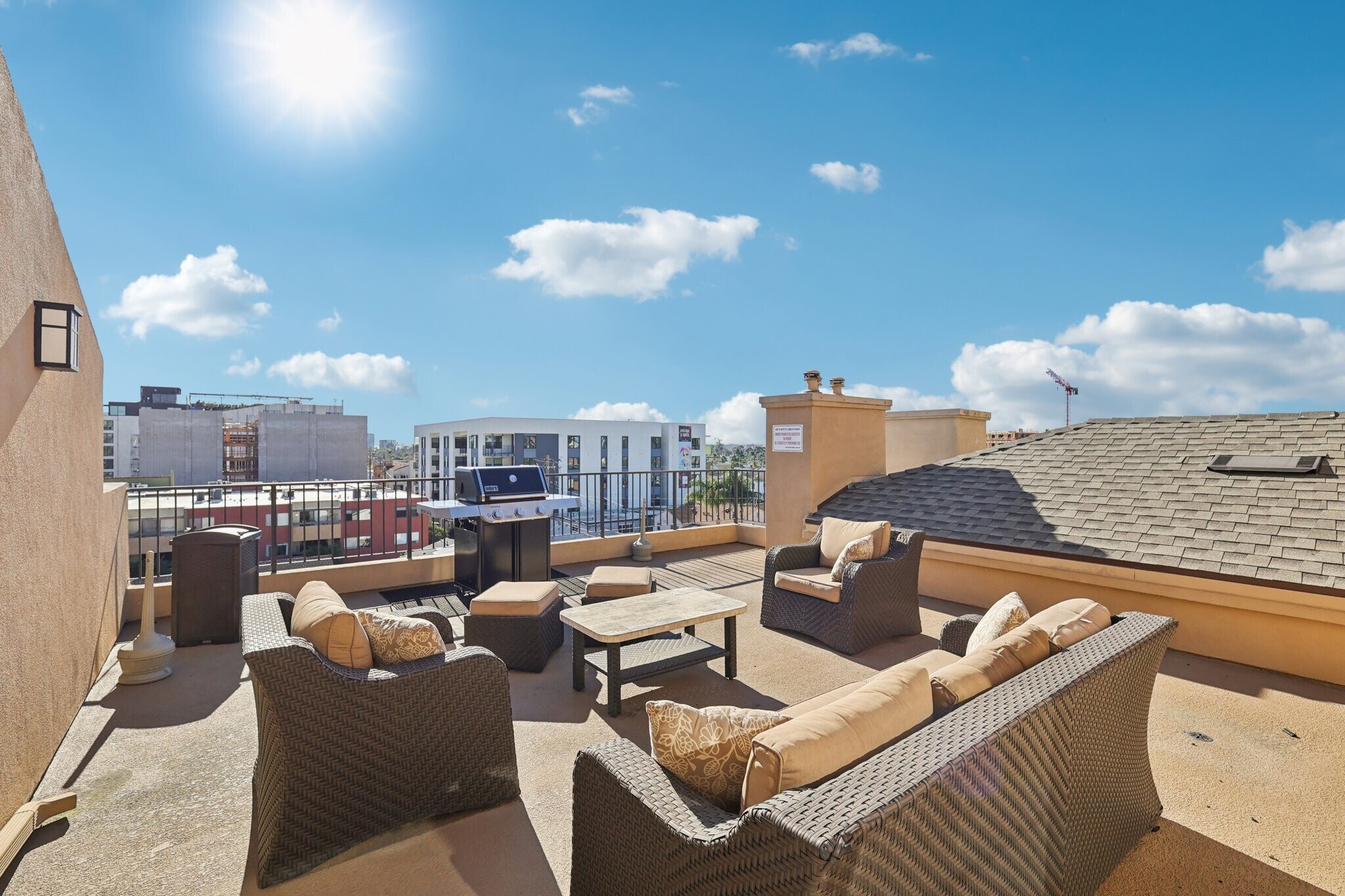 Building Photo - 3990 Centre St