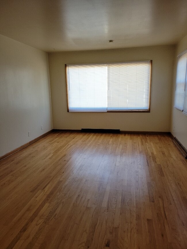 Building Photo - 227 Carroll Ave