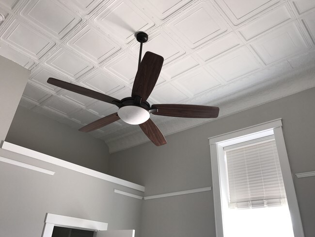 ceiling features - 316 Dorney Plz