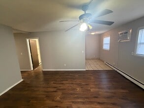 Building Photo - 107 College Park Ct