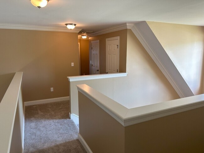 Building Photo - 7104 Mossy Bank Trail SE