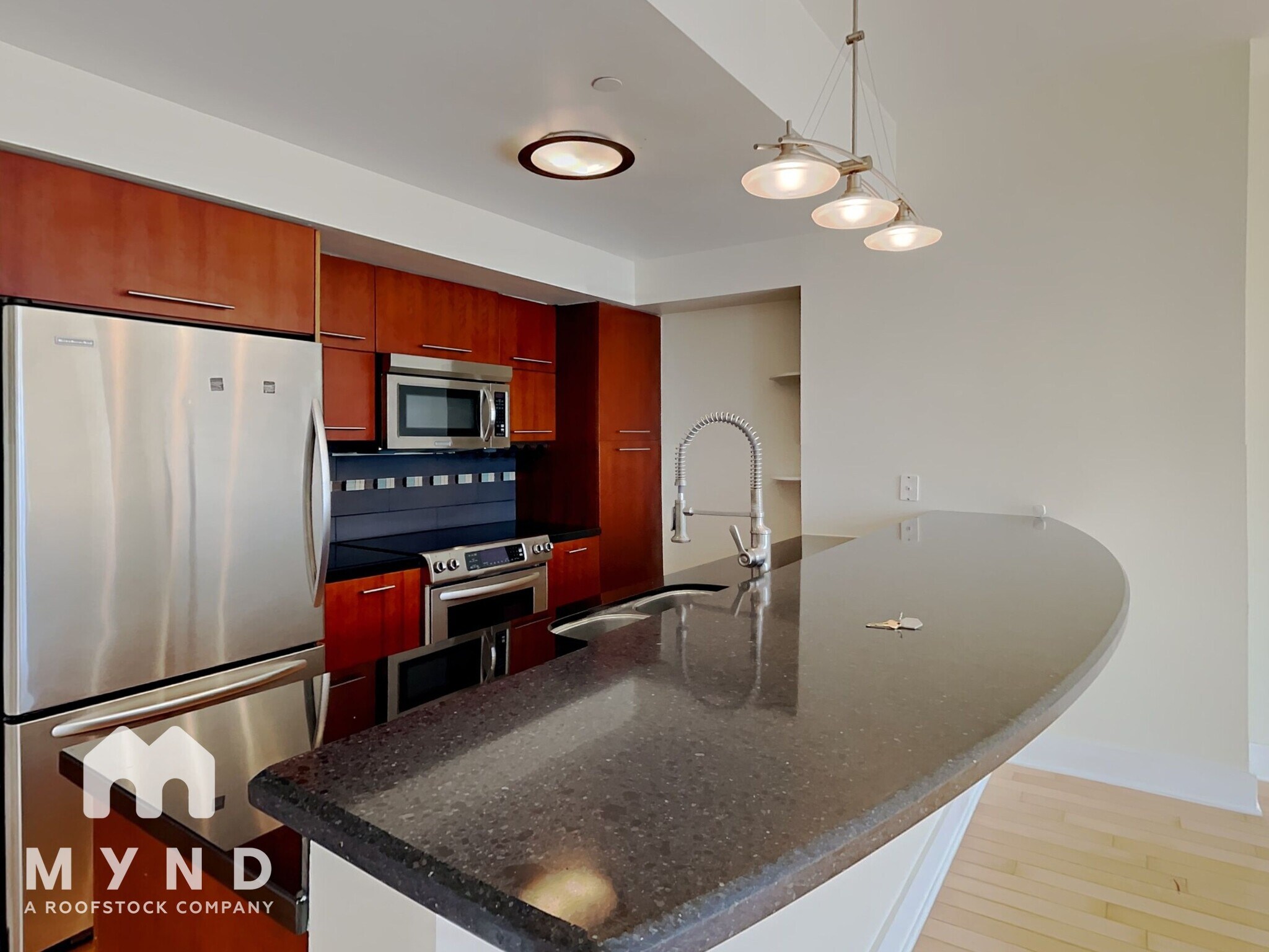 Building Photo - 603 Davis St