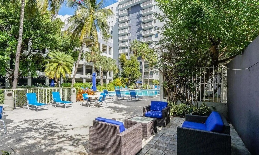 Primary Photo - 800 N Miami Ave