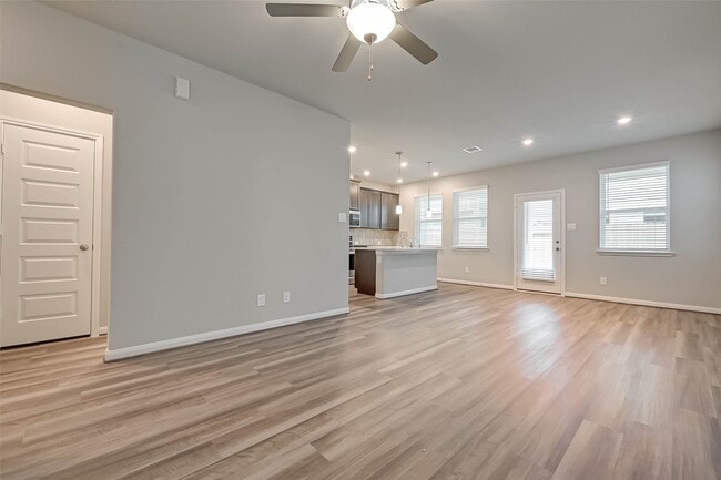 Building Photo - 1521 Beach Oak Dr