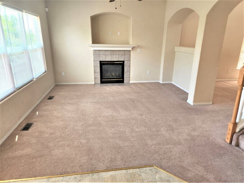 Building Photo - 796 Ridgebury Pl