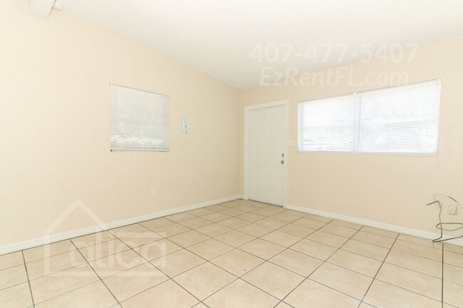 Building Photo - 4 Bed 1 Bath with Carport - Completely Rem...