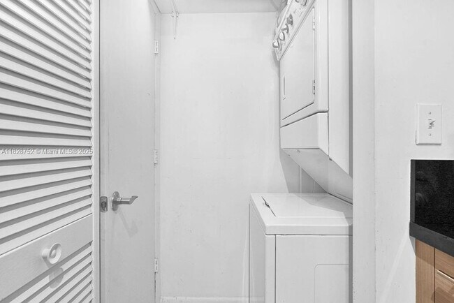 Building Photo - 244 Biscayne Blvd