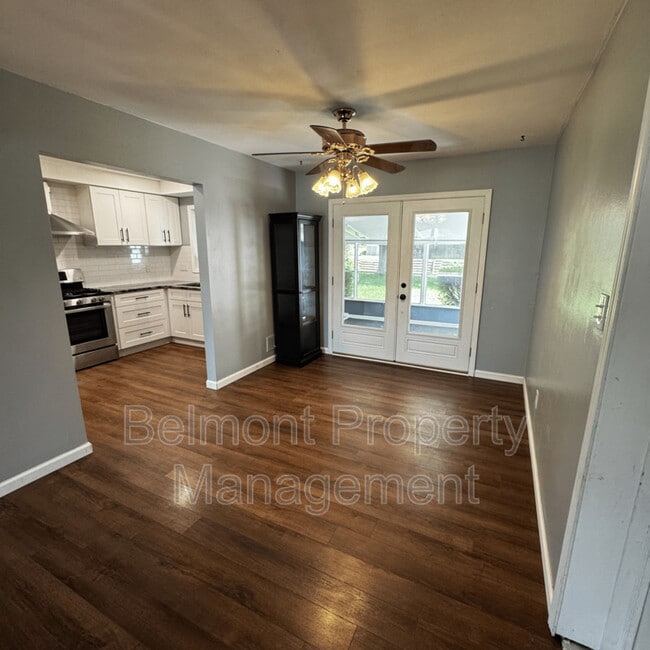 Building Photo - 23960 Willowbrook Dr