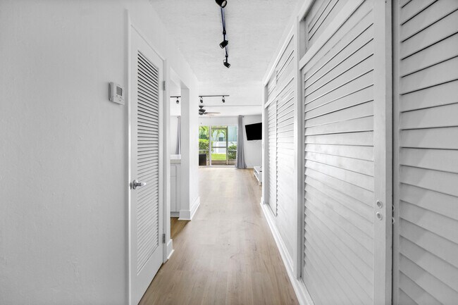 Building Photo - 222 N Federal Hwy