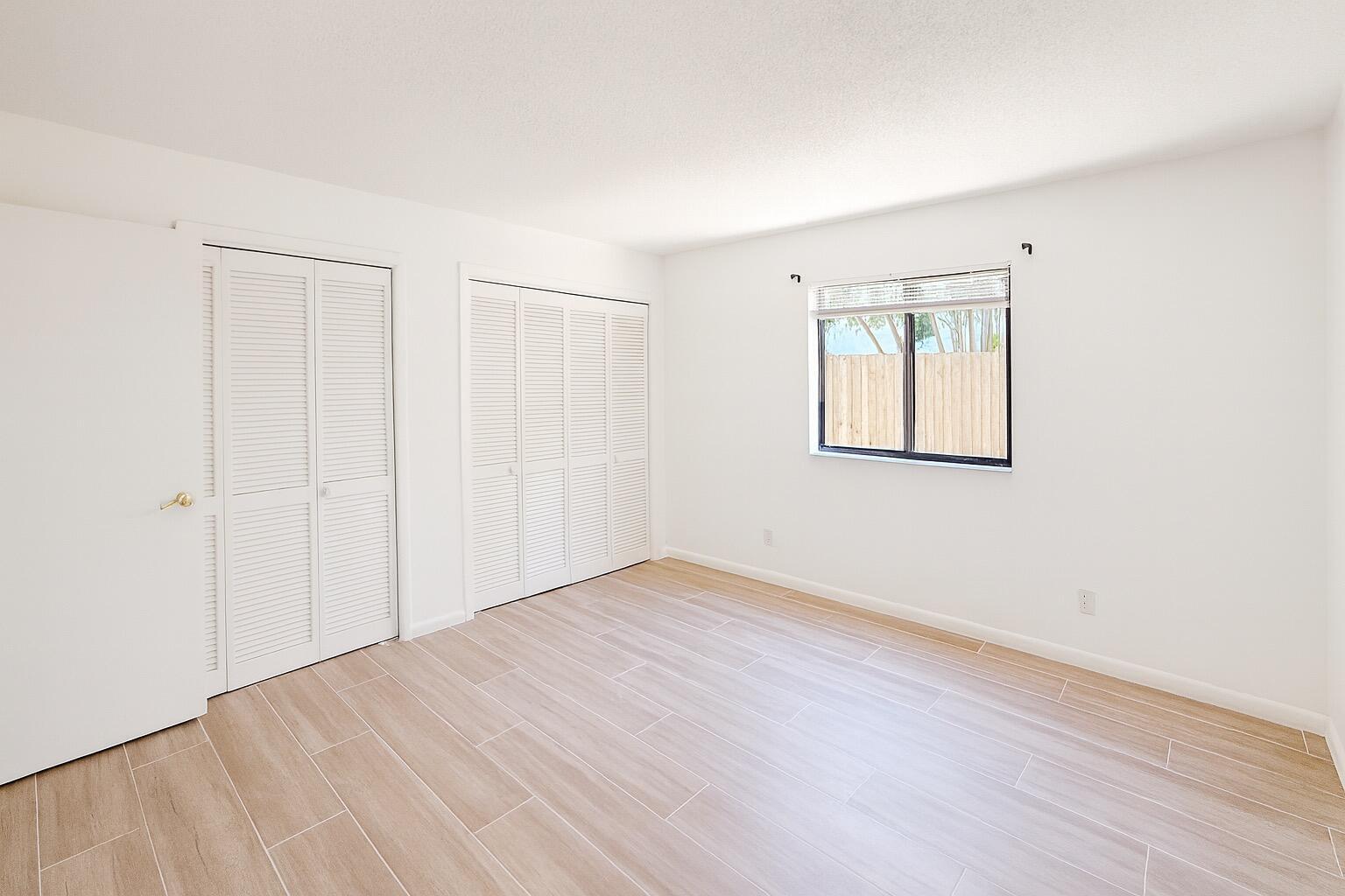 Building Photo - 125 S Palmway