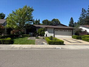 Building Photo - Stunning Fully Remodeled 4-Bedroom 2 Bathroom Home with Designer Kitchen & Spacious Open Layout i...