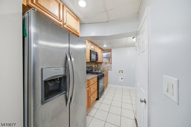 Building Photo - 245 Pierre Ave