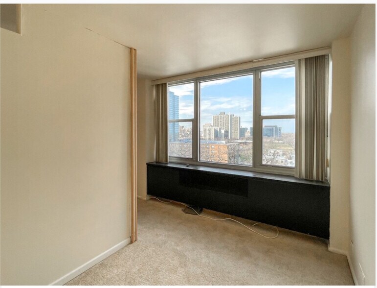 Building Photo - 4250 N Marine Dr