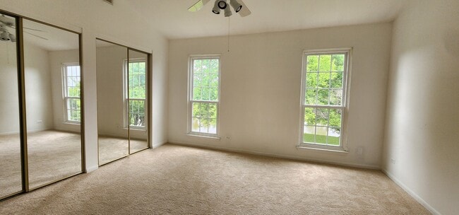 Building Photo - 621 Woodhaven Dr